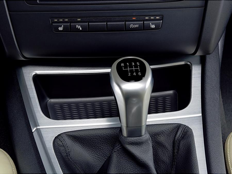  BMW 120i 3-Door 2007 года  (фото 2 из 70)